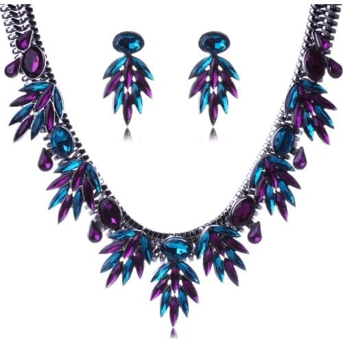 High quality burst fashion temperament wild crystal gem short necklace earrings set