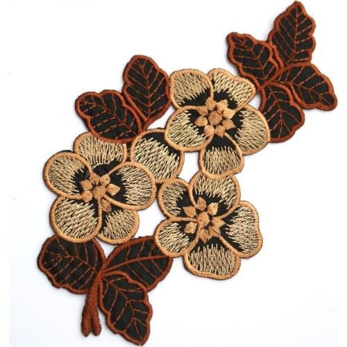 Fashion floral embroidered Patches for Clothing iron on Embroidery Stickers Clothing Applique flowers Decoration Badge parche