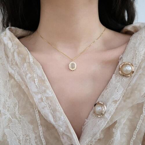 Opal flowers microscope necklace fashion contracted and delicate girl character joker collarbone chain Short necklace