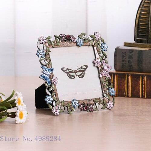 Chinese Retro Photo Frame Hollow Relief Flower Color Photo Storage Display Handicraft Decoration Gold Picture Frame Wall Art
