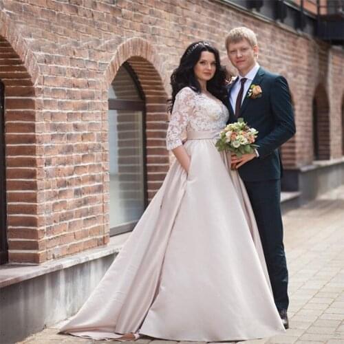 2019 V-neck Plus Size Wedding Dresses Half Sleeves Lace Appliques Wedding Gowns Covered Buttons Sweep Train Vestido De Casamento