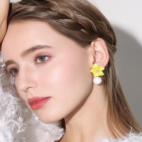 Fashion Short Female Imitation Pearl Jewelry Sweet Flower Tide Earrings Accessories Personality Wild Earrings FriendS Gift