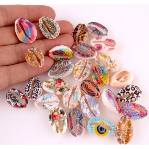30Pcs/Lot Colorful Designer Pattern Painting Sea Shell Charms Making Ocean Shell Bead Bracelet Home Decoration Jewelry In Bulk