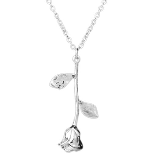 2017 Exquisite Rose Pendant Necklace for Women Girlfriend Valentine 's Day Gift Alloy Metal Fashion jewelry Accessories
