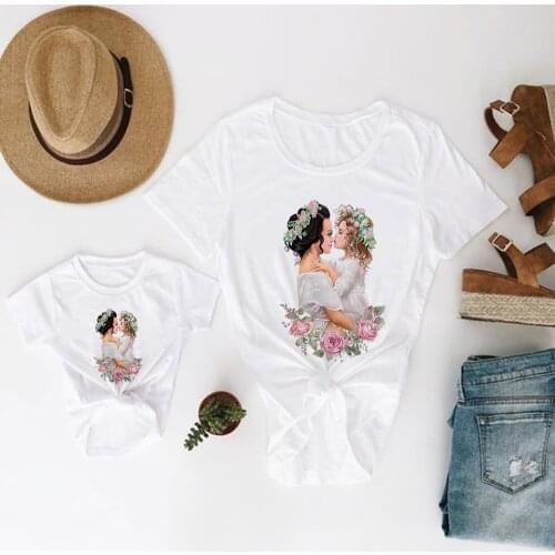 Family Look Super Mom with garland Mother and Daughter Clothes Spring Summer Kids Clothes Pretty Printing Round Neck Tshirt