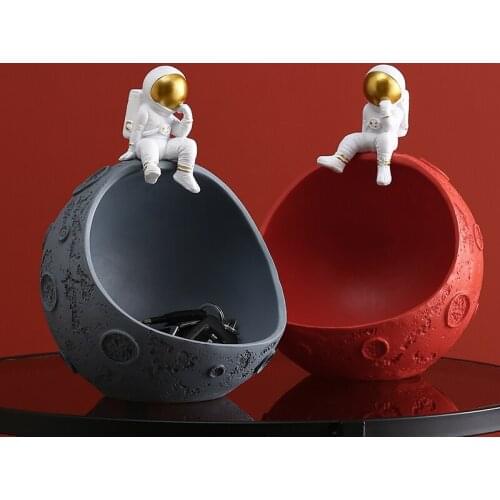 NORDIC ART RESIN ASTRONAUT PORCH KEY STORAGE DECORATION MODERN LIVING ROOM OFFICE HALF MOON MODEL DRIED FRUIT SNACK CANDY PLATE