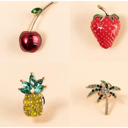 Lovely Fruit Shape Brooches Cherry Strawberry Pineapple Enamel Brooches Women Lapel Pin Clothing Scarf Badge Jewelry Accessories