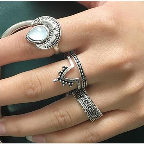 R038 4 pcs/set Ring Vintage Jewelry Finger Rings Define Beach Fashion Bohemian Declaration Ring Carved Moon 2018