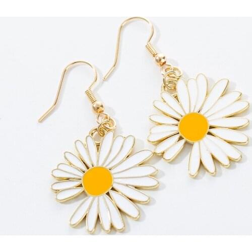 Xiǎo chújú shàonǚ kě'ài tiánměi ěrhuán 11/5000 Little Daisy Girl Cute Sweet Earrings Earrings Womens Jewelry