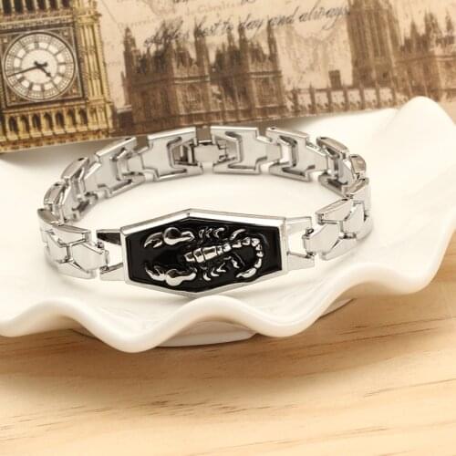 Men Unisex Stainless Steel Bangle Bracelet Silver Color Buckle Scorpion Carved Vintage Punk Warp Bracelet Party Jewelry Gift INS