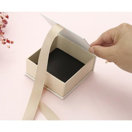 Free shipping Custom logo printed white luxury wig packaging box gift cardboard box with silk ---PX11894