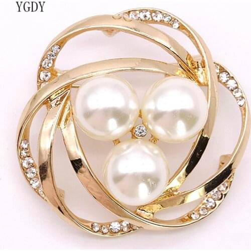 YDGY Creative Fashion Pearl Brooch Alloy Electroplated Womens Geometric Brooch Garment Accessories