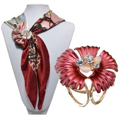 Pinksee Brooches