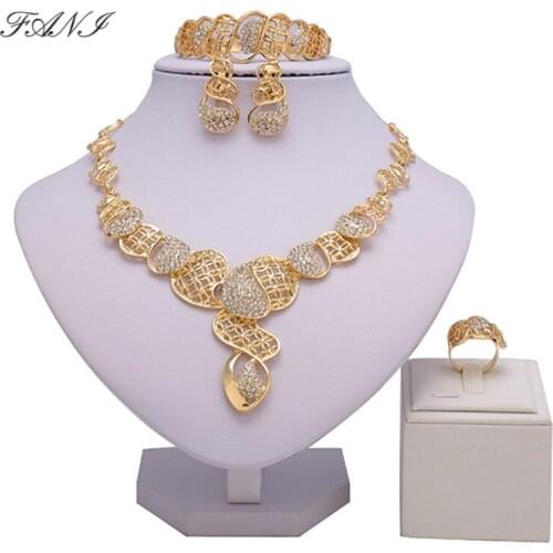 Fani 2018 new women african jewelry sets Wholesale nigerian colorful jewelry sets Brand Dubai gold jewelry sets women customer