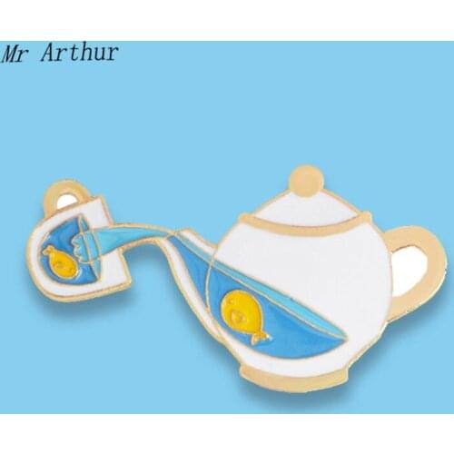 Water Kettle Feeding Fish Enamel Pin Tea Pot Badge Brooch Denim Bag Clothes Lapel Pin Fashion Animal Jewelry Gift for Friends