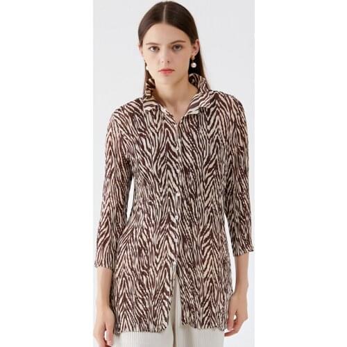Pleated Fashion Blouses 2021 Winter Leopard Print T-shirt Autumn Korean Style Elegant Female Button Shirts Casual Clothes
