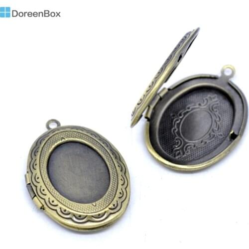 Doreen Box Women's Medallions