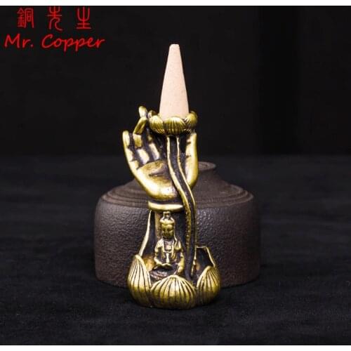 Antique Copper Buddha Statue Hand Holding Lotus Leaf Backflow Incense Burner Brass GuanYin Figurines Miniatures Desktop Ornament