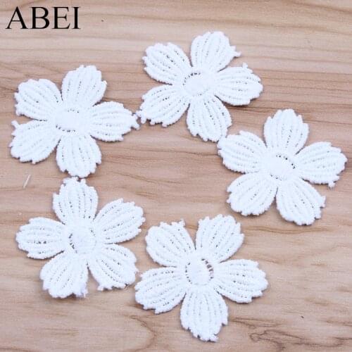 30pcs/lot 35mm White Flower Applique Trims for Garment Accessories Decoration DIY Patchwork Craft Sew On Guipure Lace Fabric