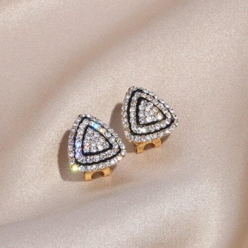 New Fashion Shiny Crystal Rhinestone Earrings For Women Geometric Triangle Stud Earrings Fashion Wedding Party Jewelry Gifts