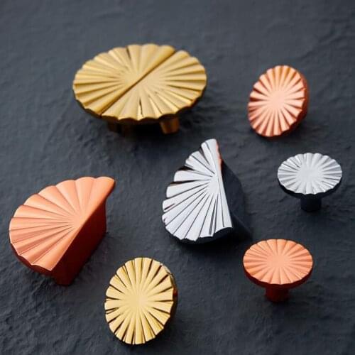 Brass Cabinet Handles Kitchen Cupboard Door Pulls Drawer Knobs Fashion Furniture Handle Hardware European Antique Handles