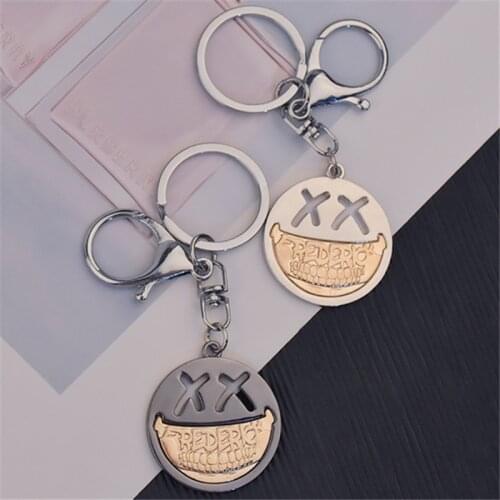 Creative Smiling Face Keychain Cool Tide Fashion Metal Bag Accessories Car Key Pendant Couples Charm Keyring Jewelry Fine Gift