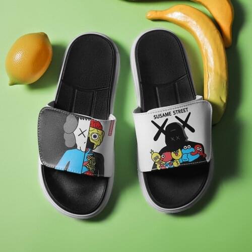 2021 Summer Cartoon Designer Slides Men Non-slip Male House Slippers Outdoor Beach Men Flip Flops Slippers zapatillas para casa