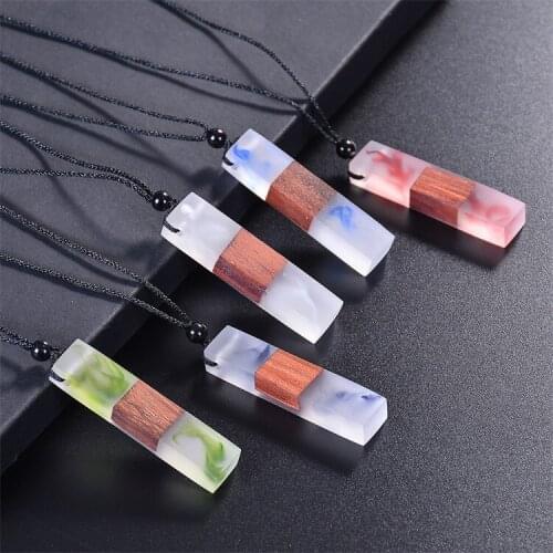 5pcs Fashion Simple Wood Inserting Clear Marine Solidified Resin Sweater Chain Pendant Handmade Retro Unisex Necklace For Women