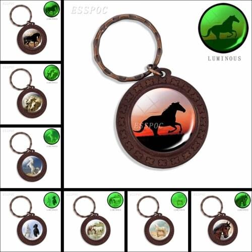 Handmade Wooden Key Chain Luminous Horse Photo Exquisite Pattern Keyrings Female Perty Gifts Jewelry Accessories Dropshipping