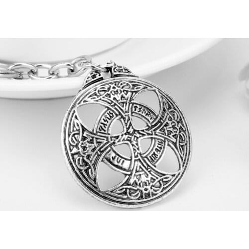 Irish Cross Viking Keychain Nordic Rune Talisman Witch Round Pendant Car Keyring Ancient Silver Color Celtics Charms Key Chain