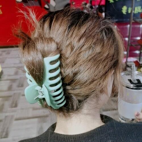 Korean Solid Large Hair Claws Elegant Acrylic Hairpins Plastic Hair Clip Barrette Crab Headwear for Women Girls Hair Accessories