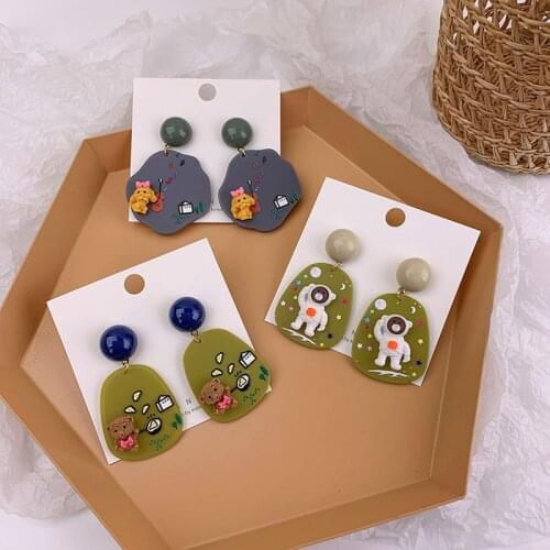 Retro Embossed Long Acrylic Bear Earrings Astronaut Japan And South Korea New Exaggerated Round Tassel Cute Ear Jewelry Female