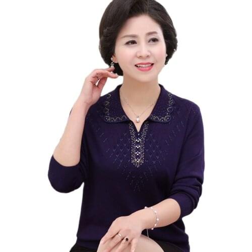 Middle aged and old womens top coat 2020 New Jersey, 50-60 year old grandmother wear long sleeved sweater