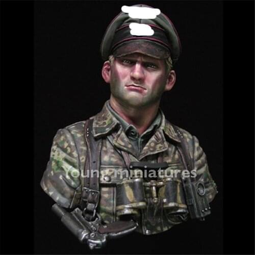 WWII Officer Soldier Resin Bust Kit 1/10 Scale Assembly Model Figure Resin Kit Bust Colorless Self-Assembled Toy