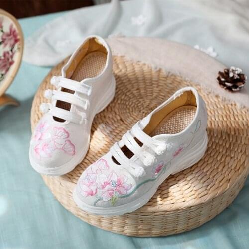 Ethnic Style Embroider Big Size Casual Canvas Shoes for Women Platform Sneakers Slip on Sport Shoes Women White Platforms New