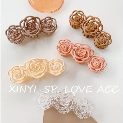 New Fashion Hollow Out Camellia Flower Hair Claws Matt Acrylic Rose Hair Crabs Clips Vintage Elegant Barrettes Bun Holder Clips
