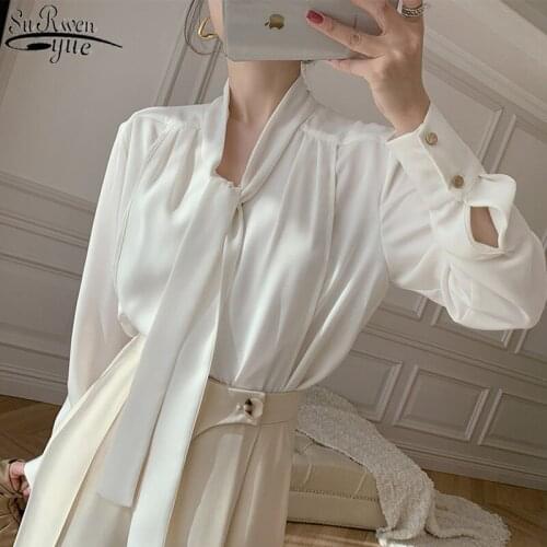 Loose White Blouse V-neck Shirt Fashionable Womens Clothing Temperament Simple Wild Shirt Long Sleeve Oversized Clothes 13513