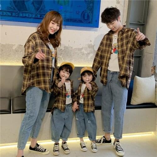 2021 Family Matching Outfit Fashoin Couples Clothes Yellow Black Plaid Shirt for Dad and Son Autumn Cotton Coat for Mum and Me
