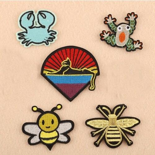 Cartoon Sunflower Little bee embroidery Animal A proud cat patch crab frog badge shoes and hats luggage Diy clothing accessories