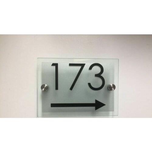 MODERN HOUSE/HOTEL SIGN PLAQUE DOOR NUMBER GLASS EFFECT ACRYLIC ARROW POINTER