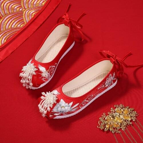 Shoes womens antique wedding shoes red with Xiuhe pearl spring new Chinese ancient wedding embroidered shoes