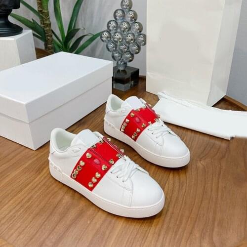 Women white shoes genuine leather rivet fashion flat sneakers Men casual shoes hot sells