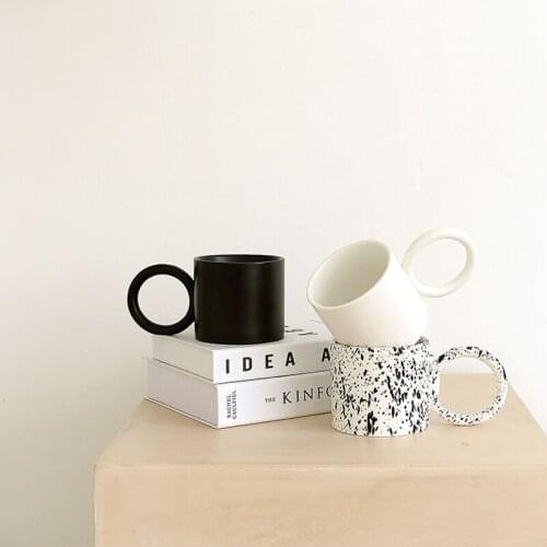 Modern minimalist niche black and white ink dot big round handle mug Nordic home office coffee cup creative ceramic water cup