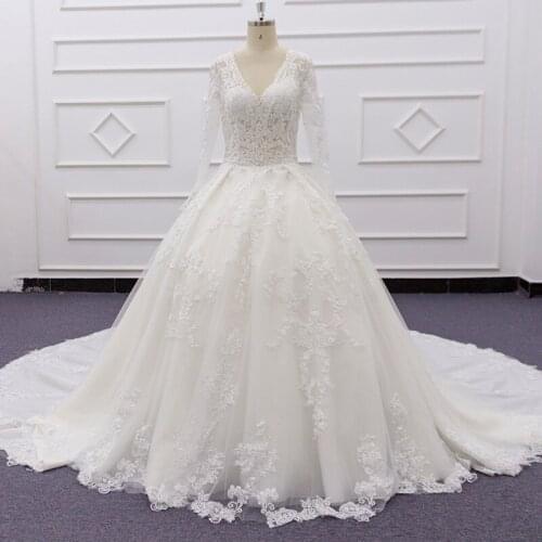 Molanda Hung 2021 High Quality Pure White Bridal Gown V-Neck Appliques Draped Zipper Buttons Cut-Out Lace Global Shipping SJ242