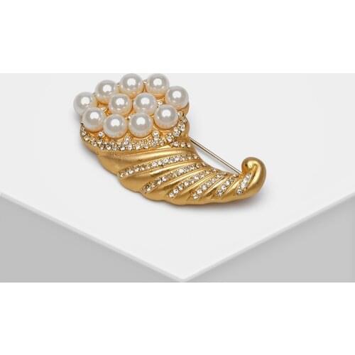 Amorita boutique simulated-pearl gold color Brooches