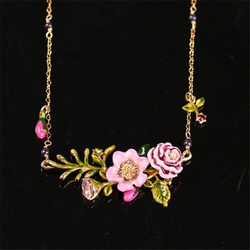Sweet Fashion Rose Two-tone Butterfly Short Necklace Enamel Color Glaze Pink Flower Green Leaf Branch Clavicle Chain Female