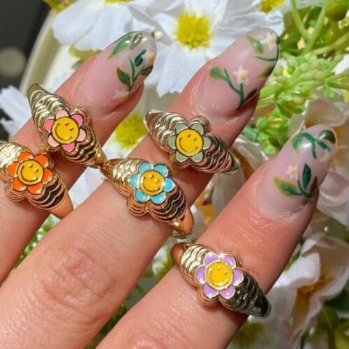 New Ins Vintage Smiley Flower Ring Simple Colorful Drop Oil Sun Flower Smiley Rings For Women Girls Fashion Jewelry Gift