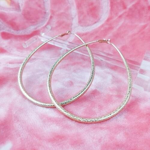 New Hoop Earrings Shape Matte Charming Oversize Magazine Retro Exaggerated Trendy Drop Large Cool Ins In-Blog Gift Show Gold 033