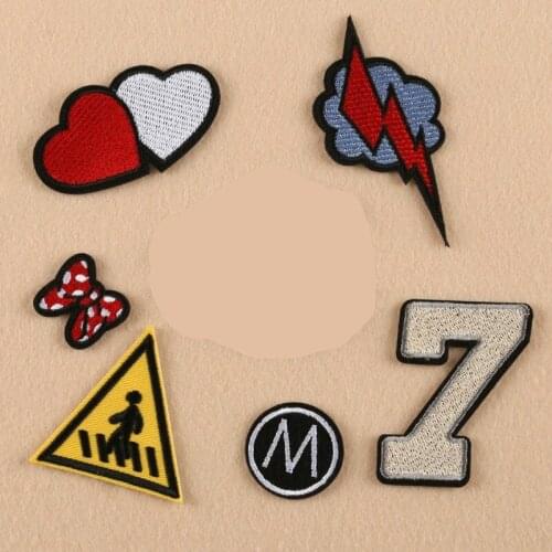 50pcs/lot Embroidery Patch Letter M Bow Sign Love Heart Lightning Clothing Decoration Accessory Diy Iron Heat Transfer Applique