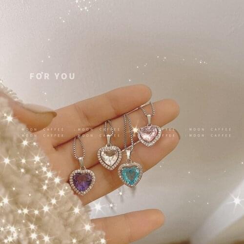 French Classic Retro Love Necklace Clavicle Chain INS Necklace Romantic Fashion Temperament Necklace Female